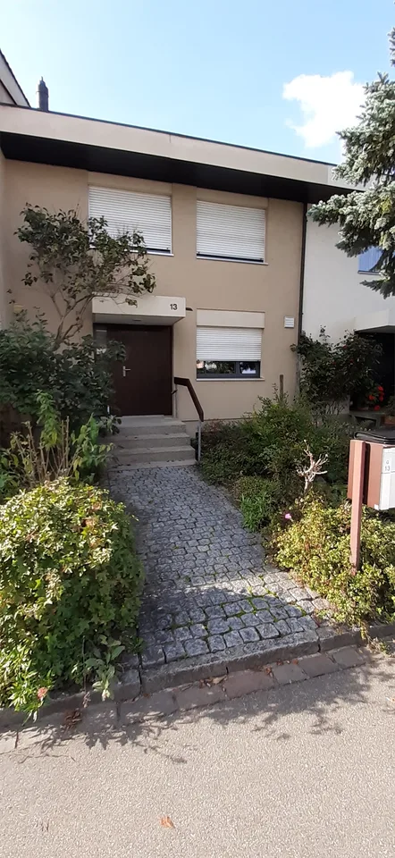 4,5 - 5- Z'Reihen EFH mit Garten