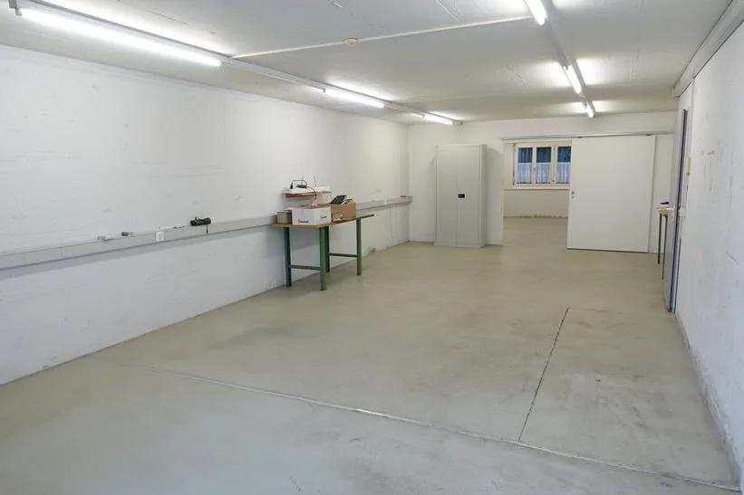 Vielseitig nutzbare Atelier-/Gewerbefläche