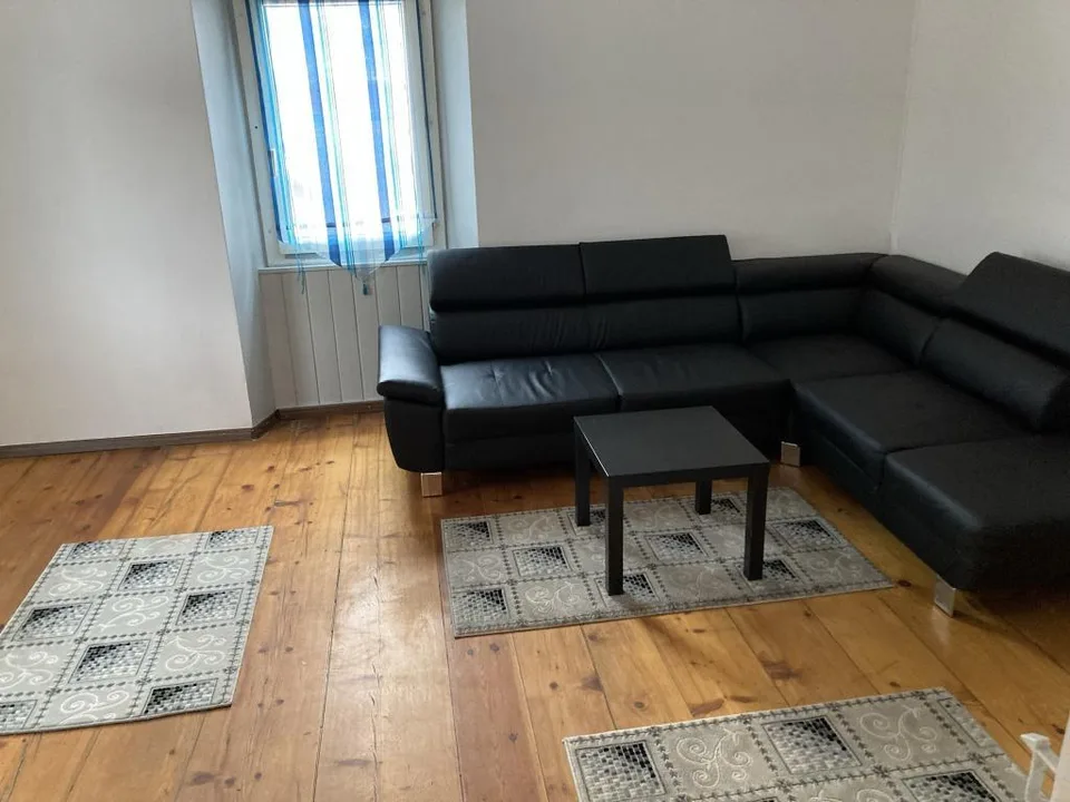 3-Zimmer-Wohnung im 2. OG / Appartamento di 3 locali nel secondo piano