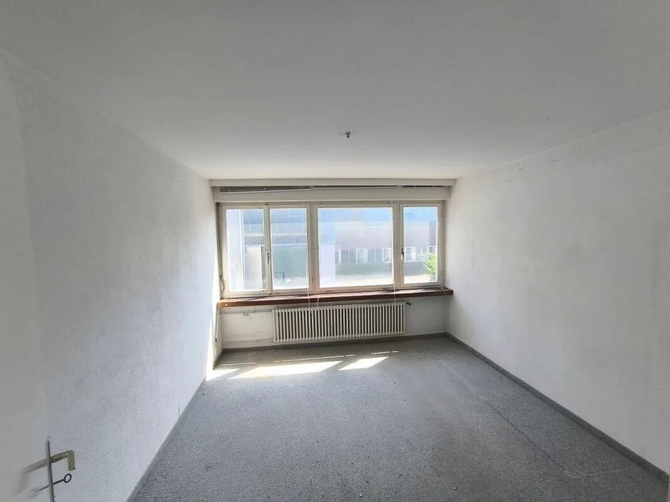 Attraktive Nebenräume für Atelier, Büro oder Lager