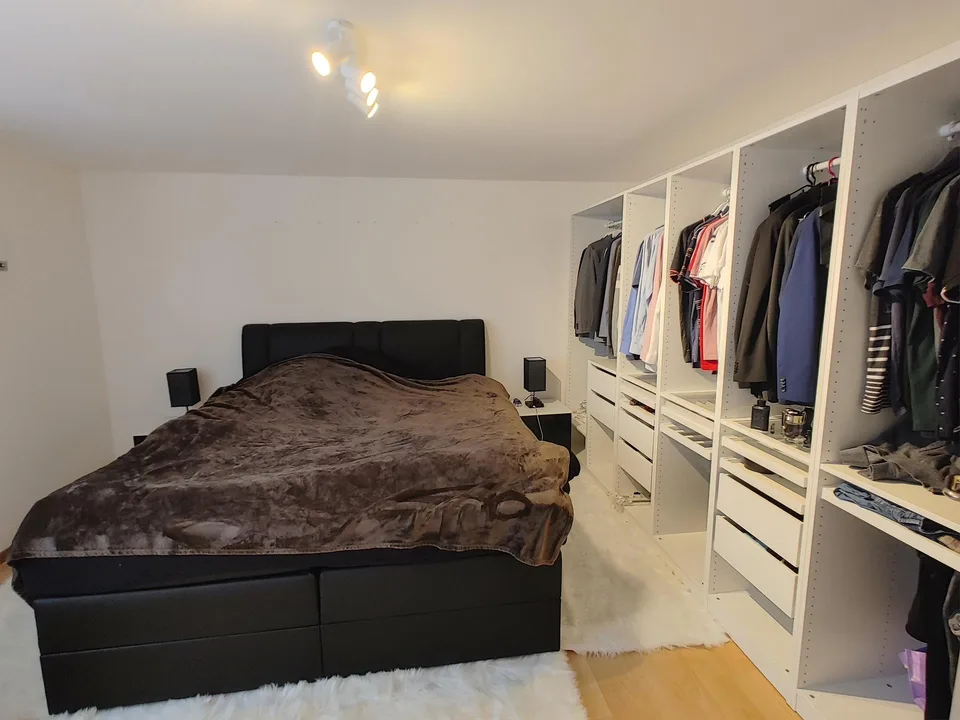schöne und helle 4.5 Zimmer Wohnung