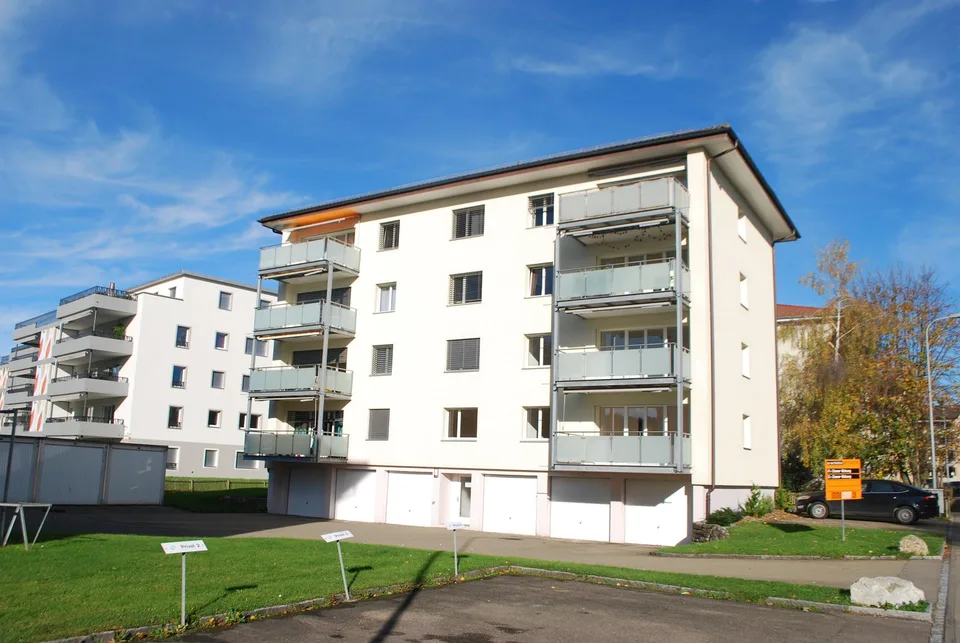 Helle, moderne Wohnung mit grossem Balkon