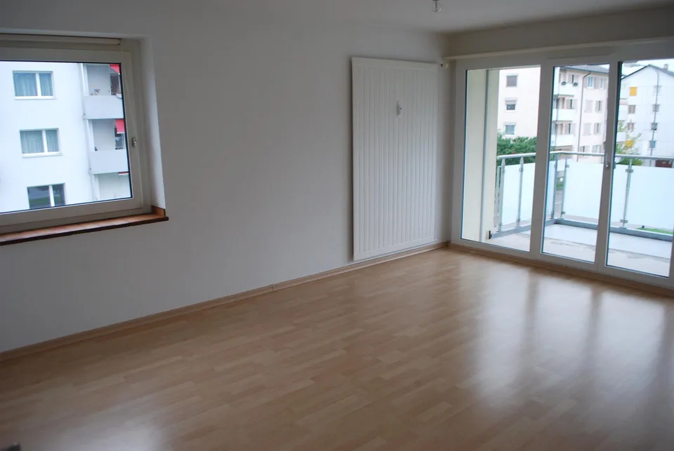 Helle, moderne Wohnung mit grossem Balkon