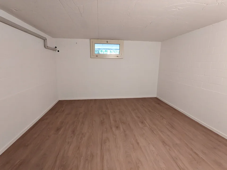 Lagerraum (16m²) mit WC-Mitbenutzung in Reinach zu vermieten