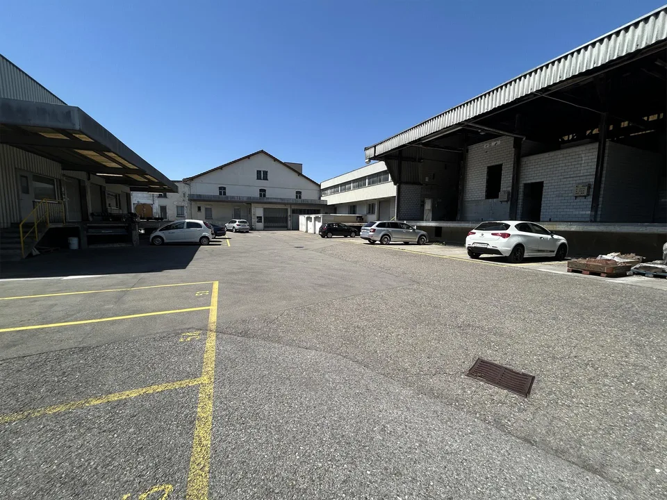 Aussenabstellplätze in Winkeln