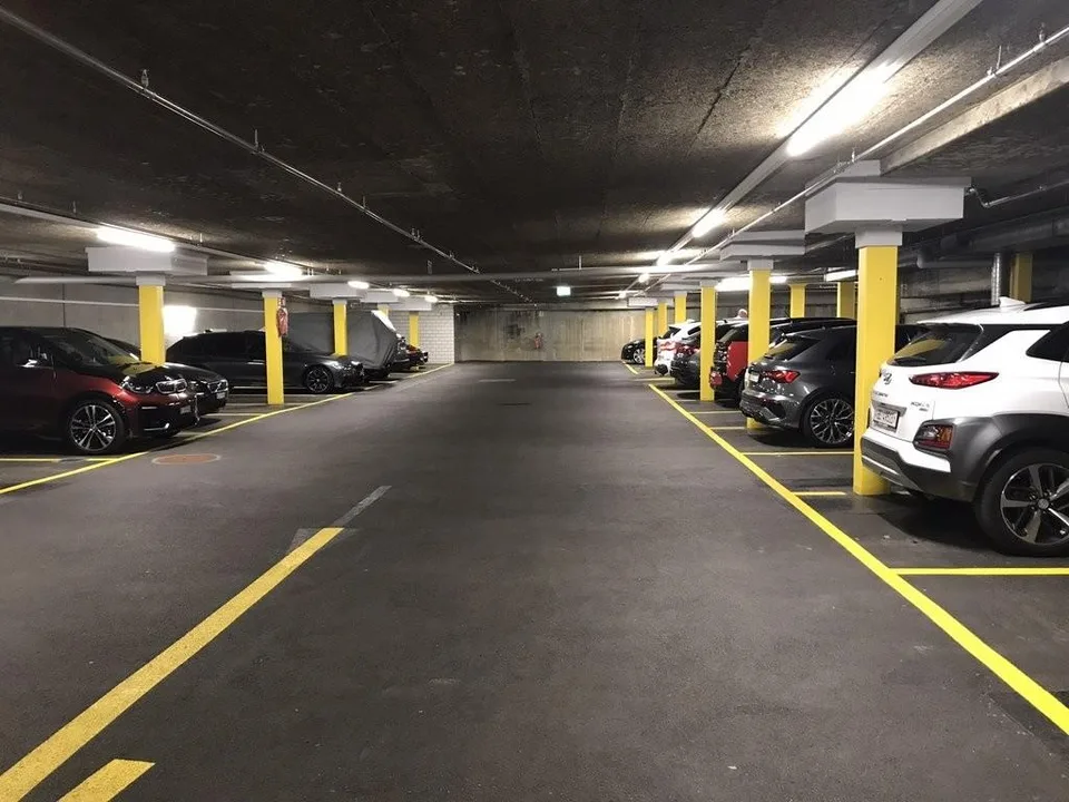 Einstellhallenplatz im Herzen von Ostermundigen