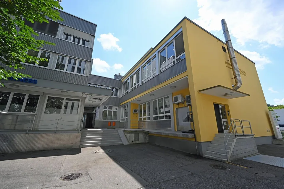 Lager beim Bahnhof Wankdorf