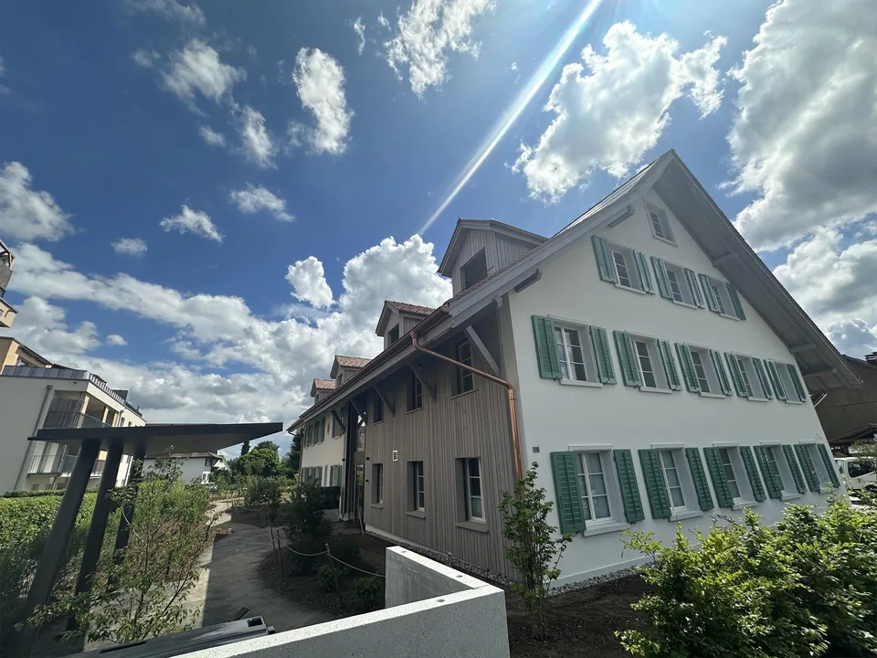 Tiefgaragenstellplatz in Nürensdorf zu vermieten  per sofort
