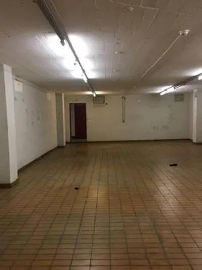 Grosser Lagerraum direkt beim Bahnhof Enge zum Mieten