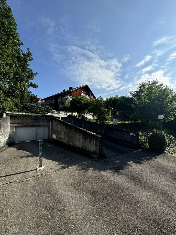 Sichern Sie sich Ihren Einstellhallenplatz in Frauenkappelen!