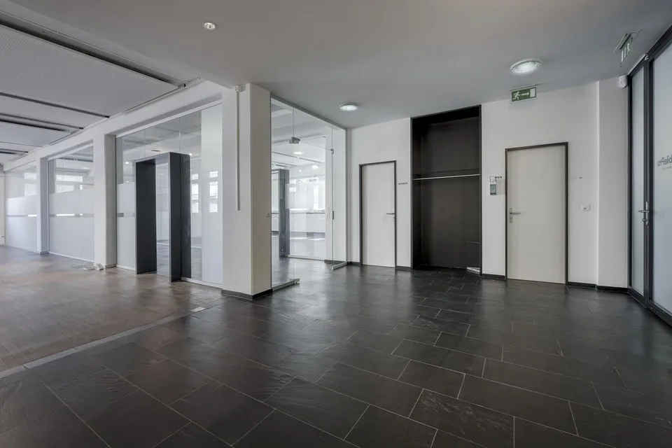 Repräsentative Büro- & Ausstellungsfläche mit unschlagbaren Vorzügen