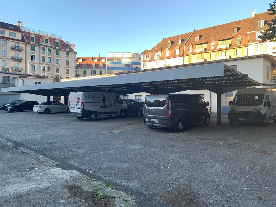 zentraler Doppelparkplatz in der Neustadt