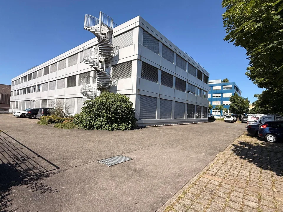 Lagerraum / Logistik- oder Produktionsfläche zu vermieten