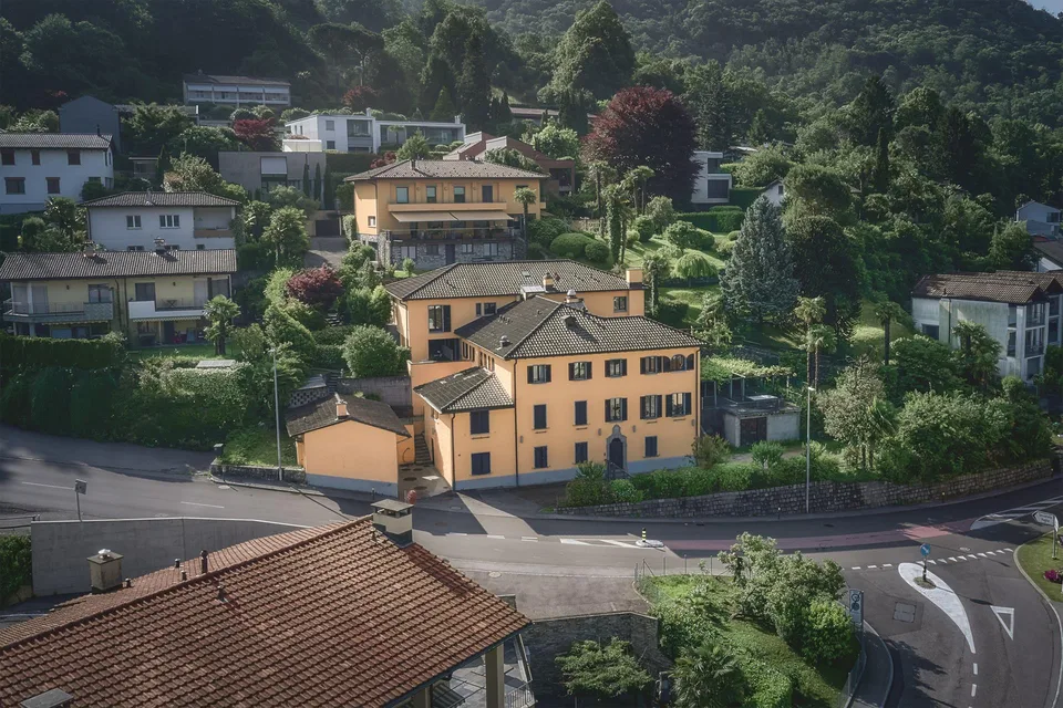 Affittasi luminoso appartamento di 6 locali a Origlio
