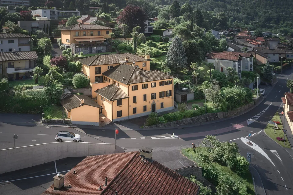 Affittasi luminoso appartamento di 6 locali a Origlio
