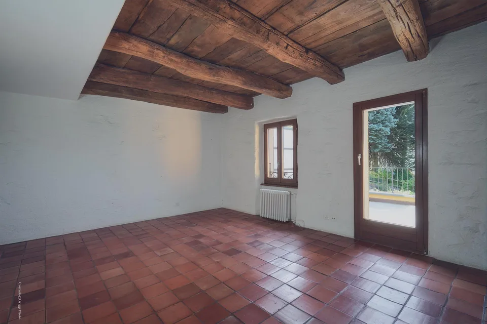 Affittasi luminoso appartamento di 6 locali a Origlio