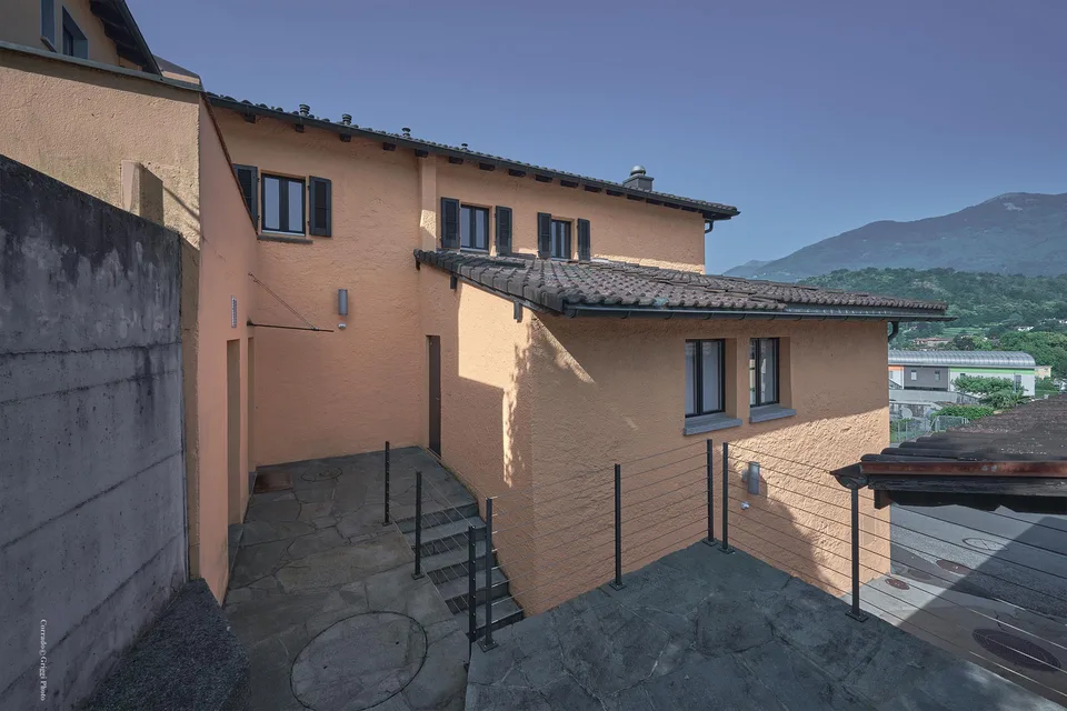 Affittasi luminoso appartamento di 6 locali a Origlio