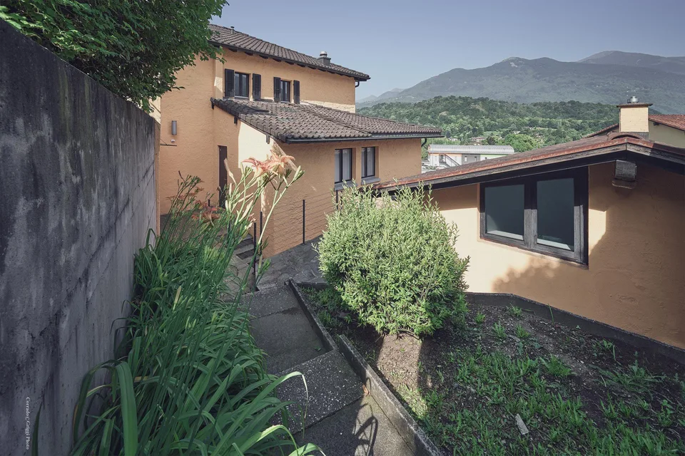 Affittasi luminoso appartamento di 6 locali a Origlio