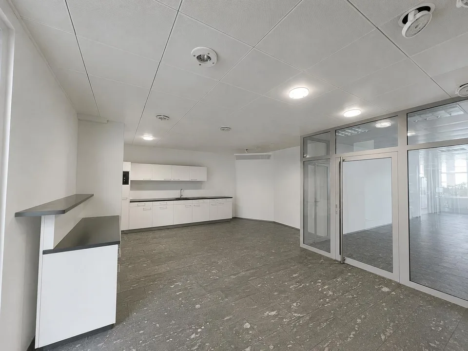 Moderne und flexible Büroflächen mit viel Tageslicht