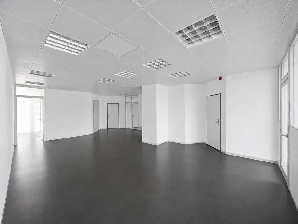 Moderne und flexible Büroflächen mit viel Tageslicht