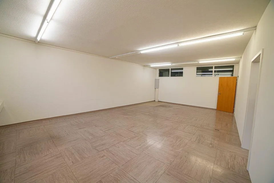 Büro im 2. Obergeschoss mit praktischer Raumaufteilung – foto 7 di 14