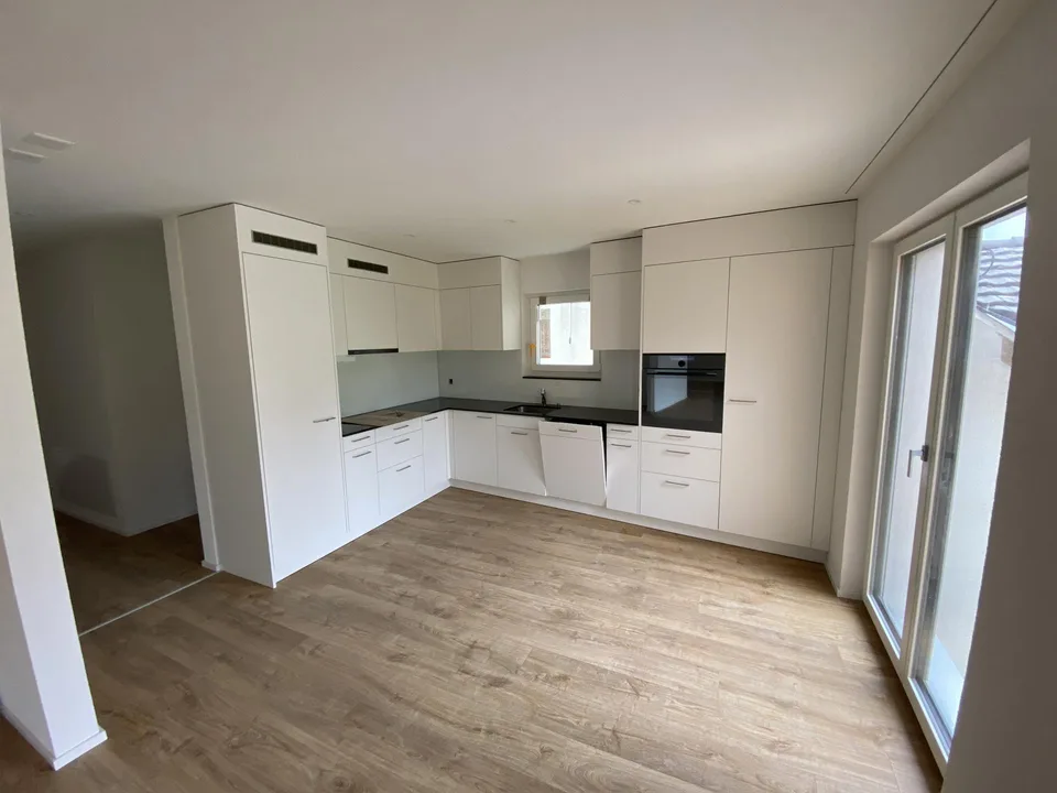 Moderne, grosse 4.5 Zimmerwohnung