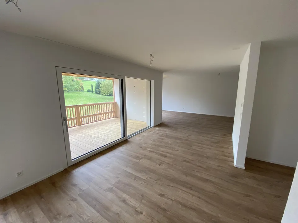 Moderne, grosse 4.5 Zimmerwohnung