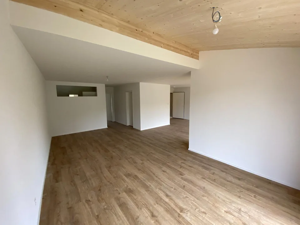 Moderne, grosse 4.5 Zimmerwohnung