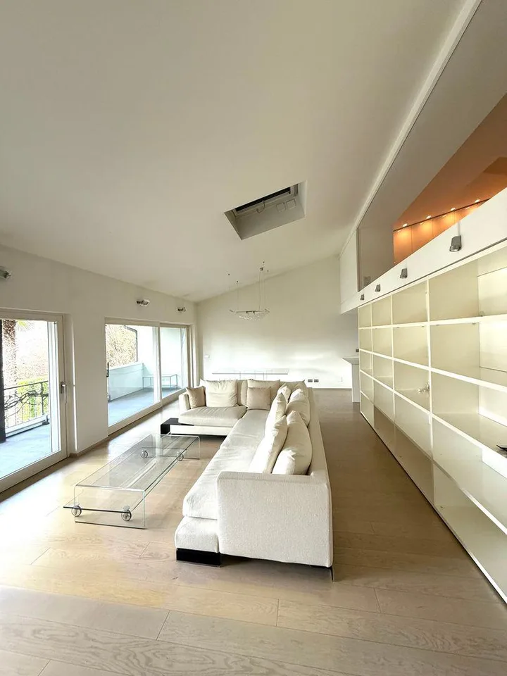 Appartamento ammobiliato di 2,5 locali con giardino e balcone a Mor...