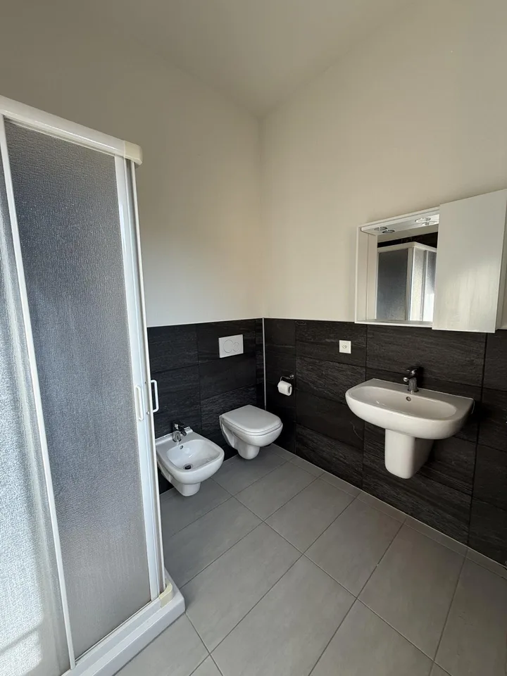 Stabio, moderno 2,5 locali con posto auto coperto