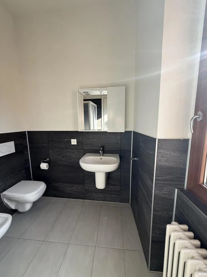 Stabio, moderno 2,5 locali con posto auto coperto