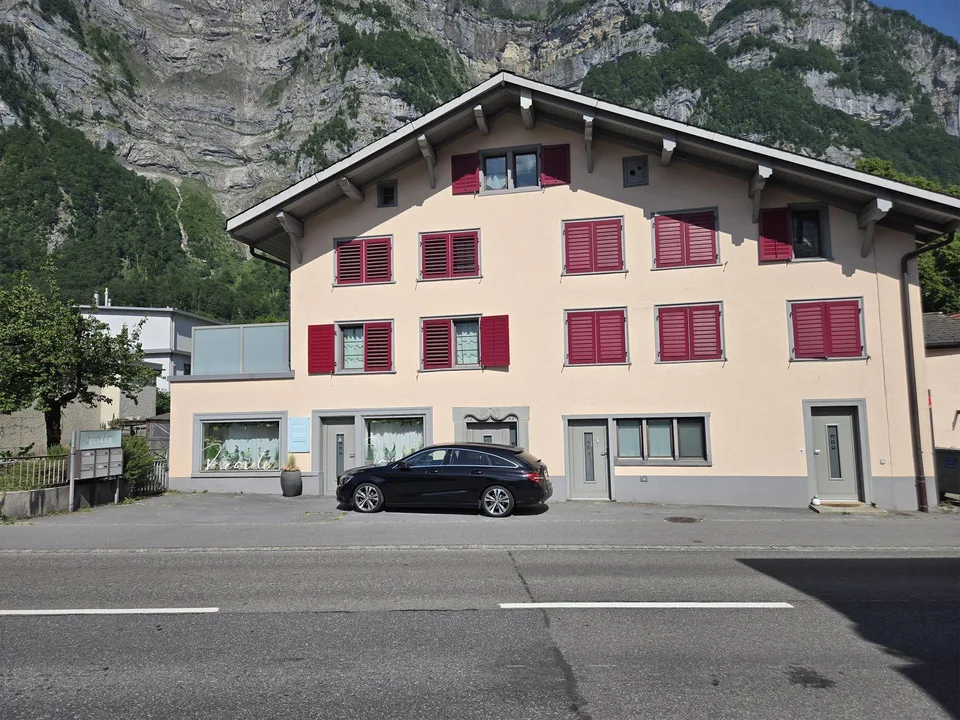 4 1/2 Einfamilienhausteil mit Gartenanteil