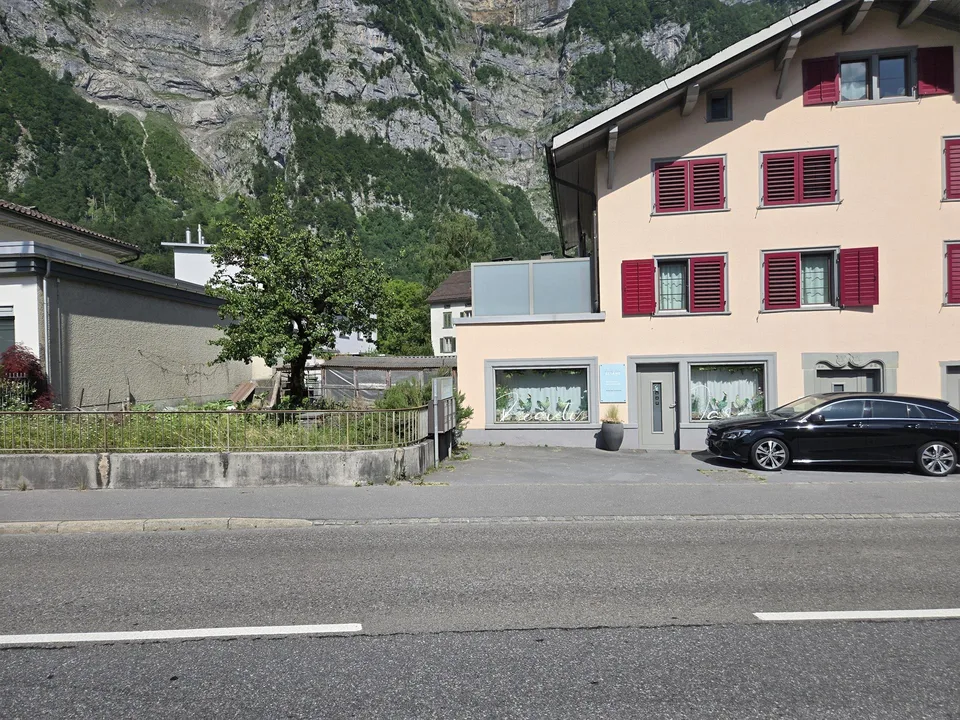 4 1/2 Einfamilienhausteil mit Gartenanteil