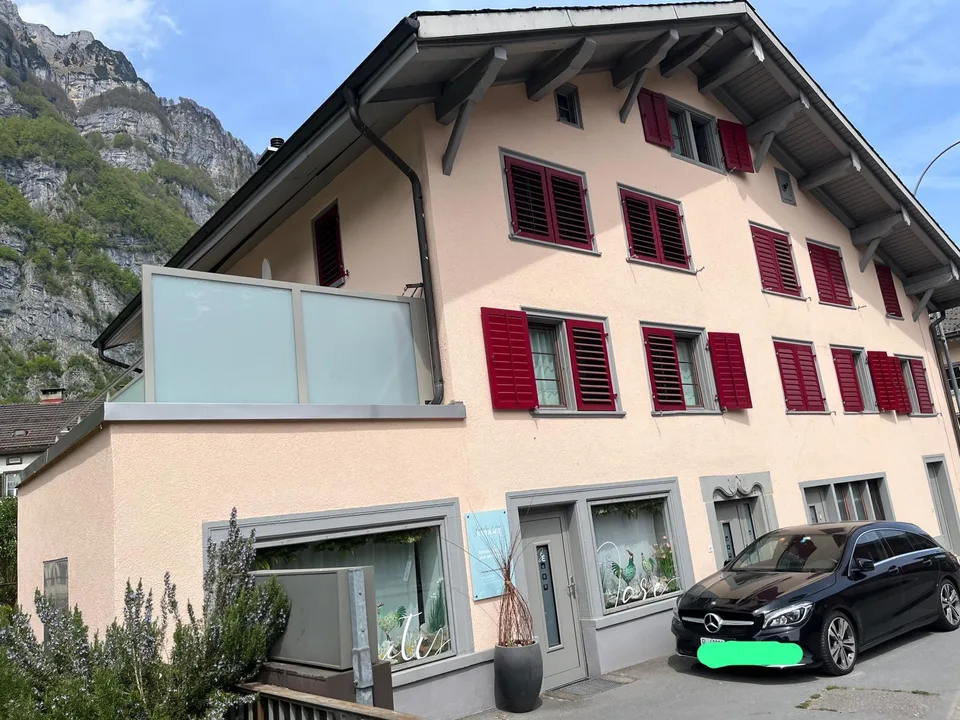 4 1/2 Einfamilienhausteil mit Gartenanteil