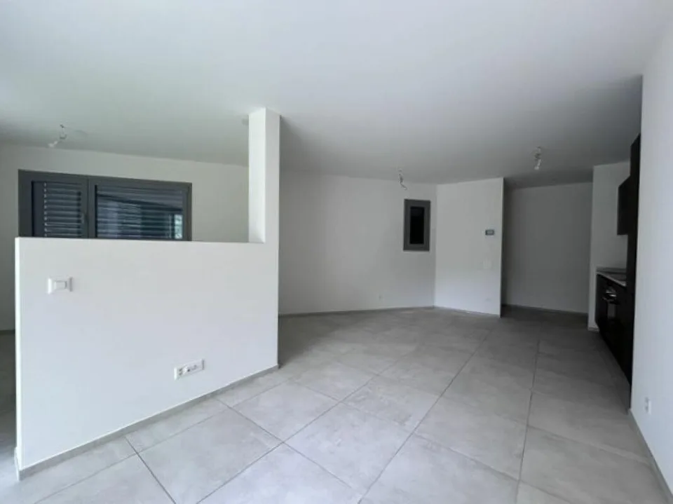 APPARTAMENTO 1.5 LOCALI CON GRANDE BALCONE