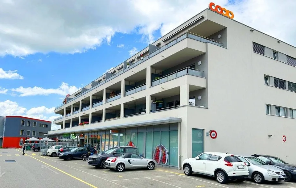 Places de parc intérieures/extérieures à louer