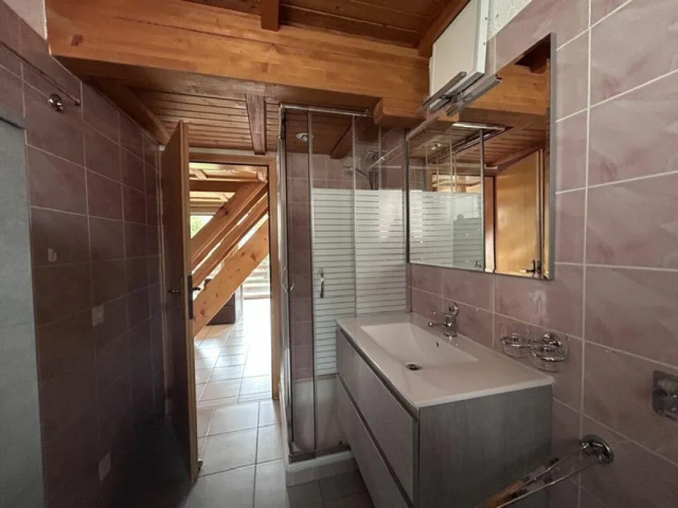 CASA INDIPENDENTE DI 6 LOCALI (ARREDATA) CON GIARDINO