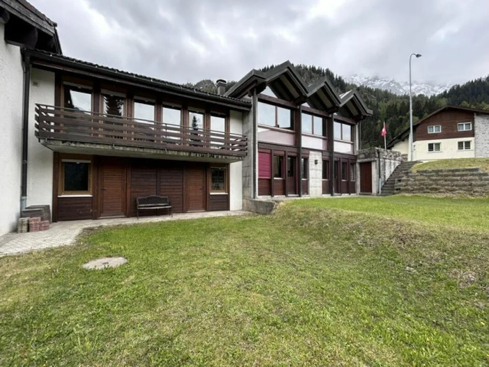 CASA INDIPENDENTE DI 6 LOCALI (ARREDATA) CON GIARDINO