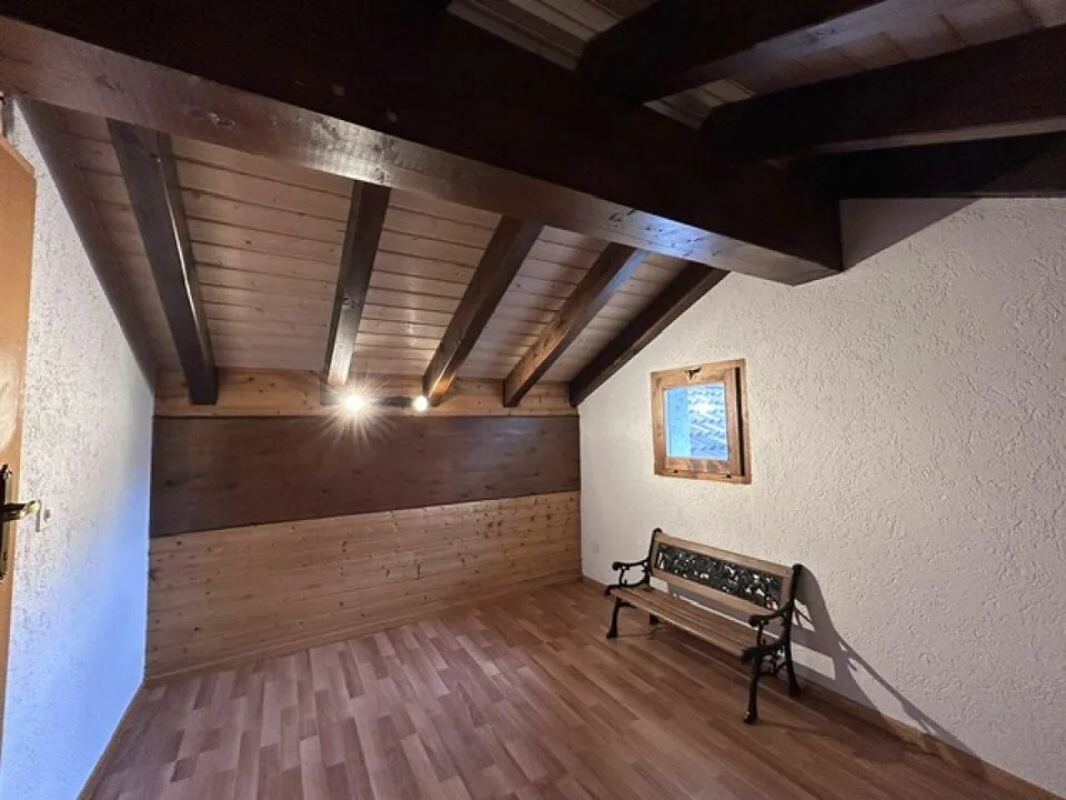 CASA INDIPENDENTE DI 6 LOCALI (ARREDATA) CON GIARDINO