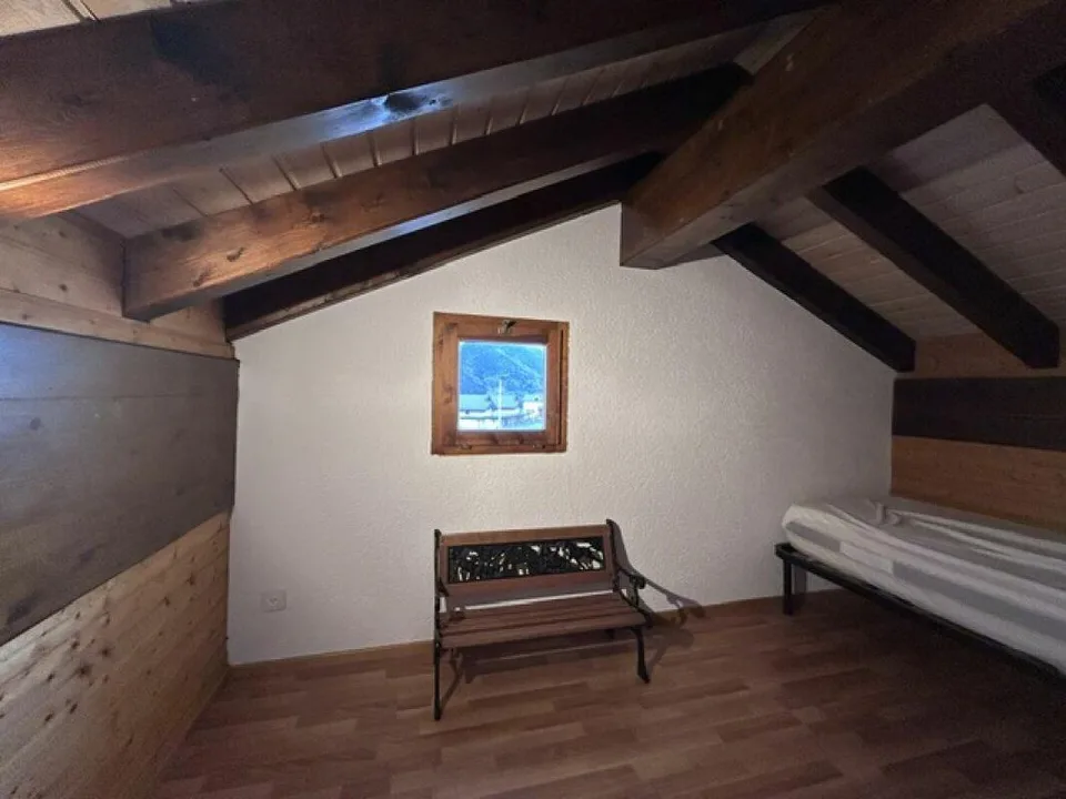 CASA INDIPENDENTE DI 6 LOCALI (ARREDATA) CON GIARDINO