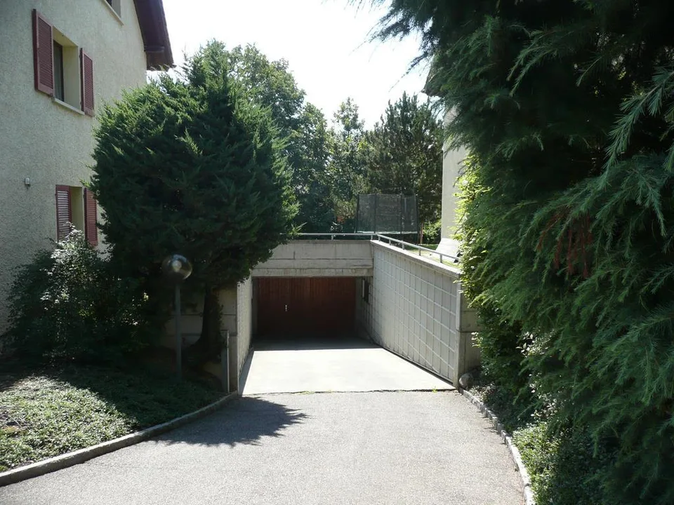 Einstellplatz in Tiefgarage zu vermieten