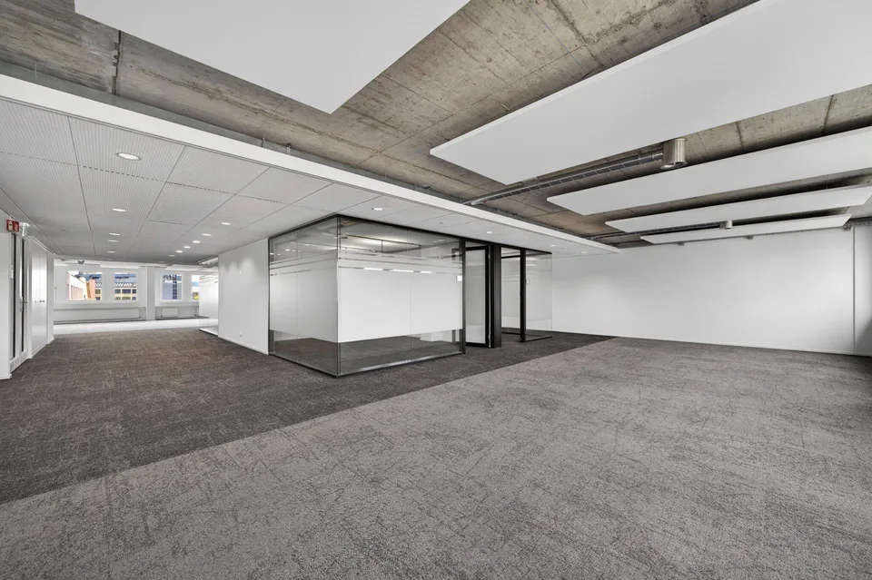 Einziehen statt ausbauen 760 m² Bürofläche in Schlieren - Bürofläc... – Foto 8 von 13