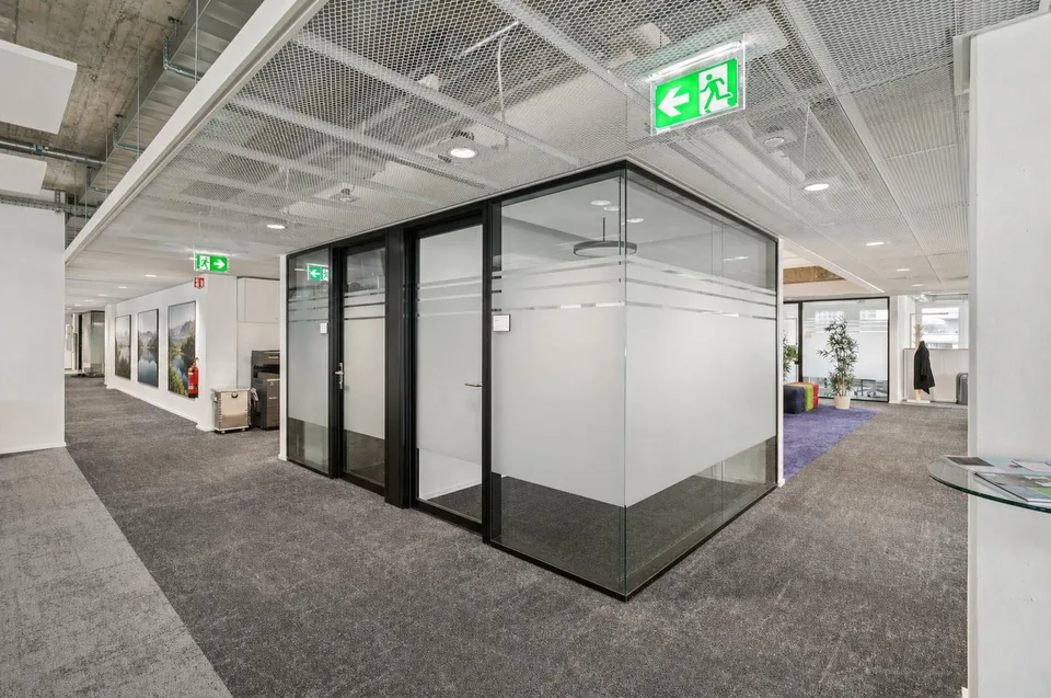Einziehen statt ausbauen 760 m² Bürofläche in Schlieren - Bürofläc... – Foto 7 von 13