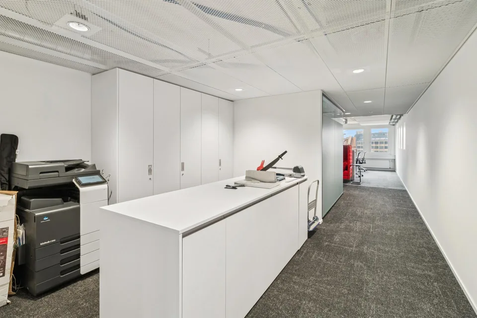 Einziehen statt ausbauen 760 m² Bürofläche in Schlieren - Bürofläc... – Foto 9 von 13