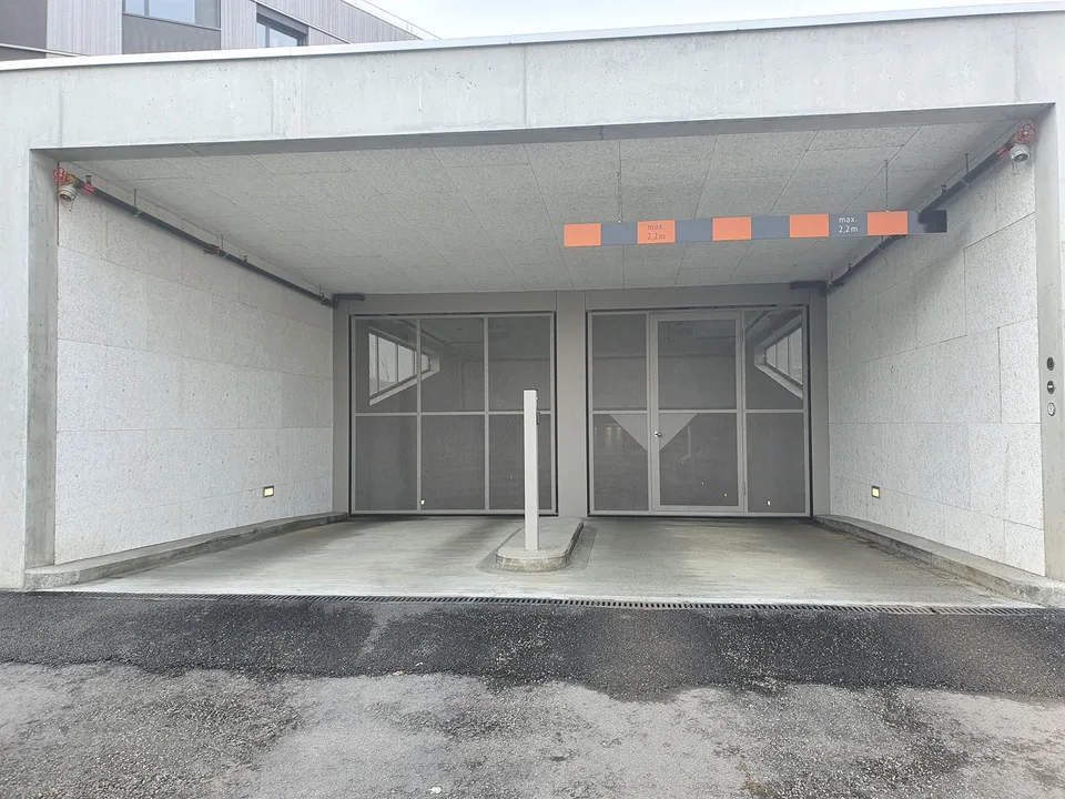 Suchen Sie einen Einstellhallenplatz für Ihr Elektroauto?