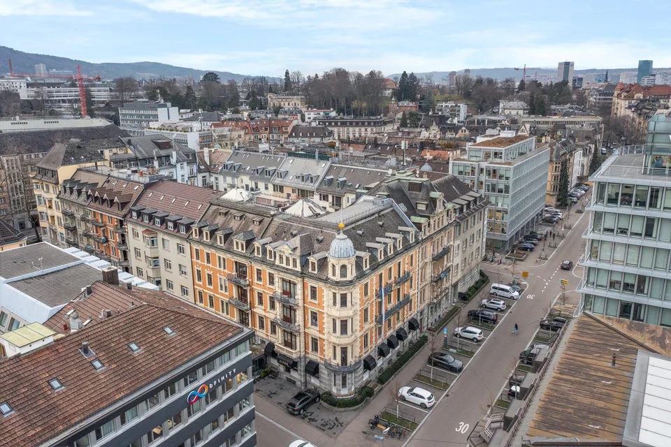 Zum Mythenhof - Historische Architektur. Moderne Infrastruktur.