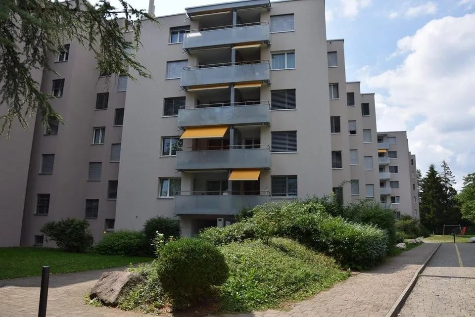 Motorradabstellplatz in Sammelgarage - nähe Glattpark