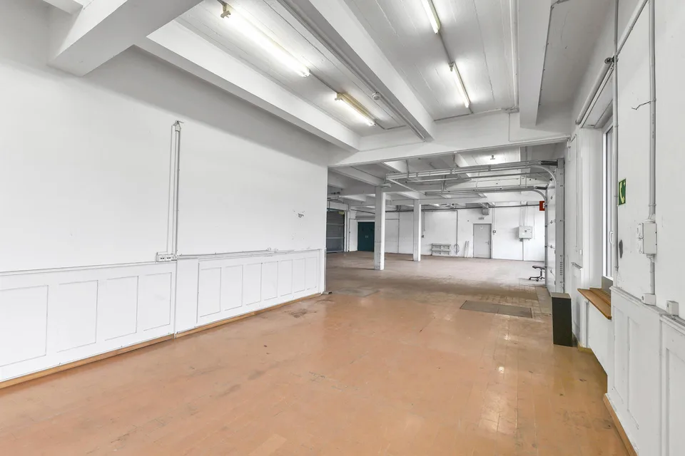Grosszügige Produktions- und Gewerbehalle zu mieten – Foto 7 von 12