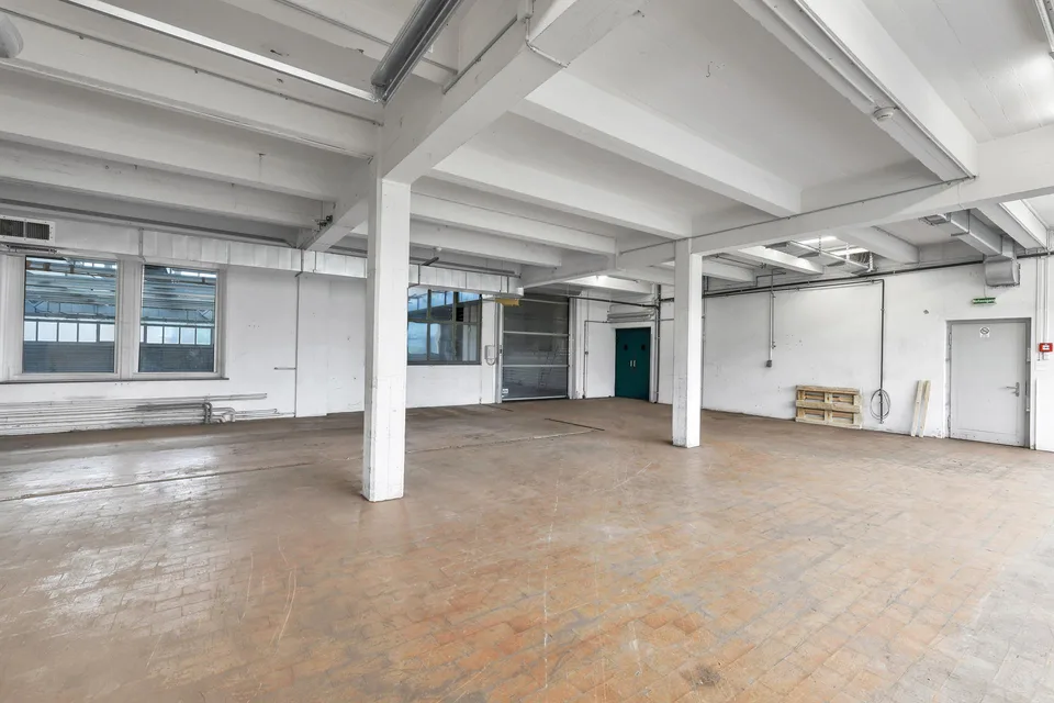 Grosszügige Produktions- und Gewerbehalle zu mieten – Foto 8 von 12