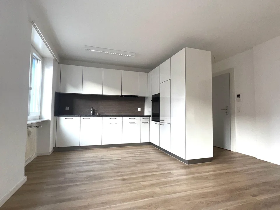 Hochwertig sanierte Wohnung mit Balkon